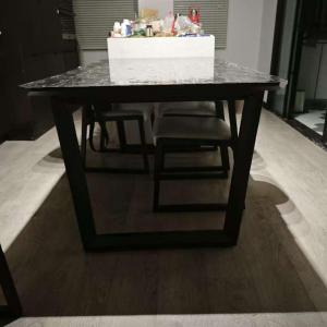 低價轉讓餐桌+4把餐椅