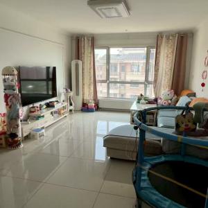 出租慶福南里140型帶閣樓11樓，精裝帶家具家電，3600可