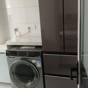 新盛婚房出租，現代精裝，三個空調，智能馬桶