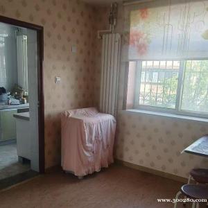 祥和小區(qū)56型2樓精裝西門1300元包